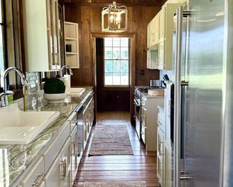 The Cottage on Cedar - Marksville - Cocina