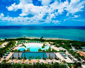 Hotel Monterey Okinawa Spa & Resort - אונה - בניין