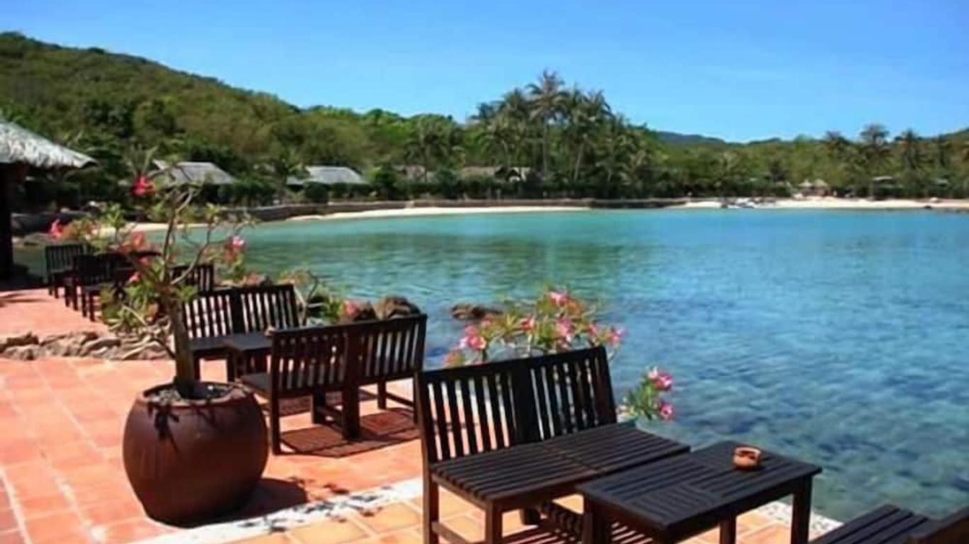Whale Island Resort