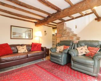 Beehive Cottage - High Bentham - Living room