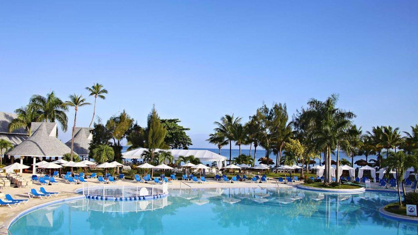 جراند باهيا برينسيب سان جوان ريزورت شامل جميع الخدمات