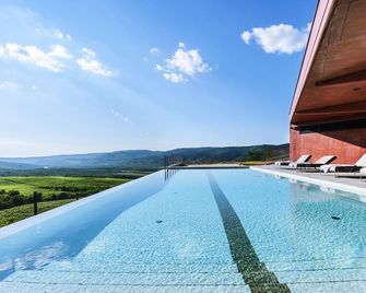Roxanich Winery And Design Hotel - Motovun - Pool