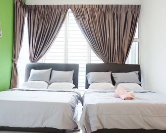 Legoland & Bukit Indah - 10 mins (up to 22 pax) - Gelang Patah - Bedroom