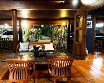 Riverhouse-The Teak House - Mae Sariang
