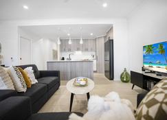 City Escape At Loft Apartments - Cairns Cbd - Кернс - Вітальня