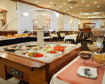 Hotel Slovenija - רוגאסקה סלאטינה - מסעדה