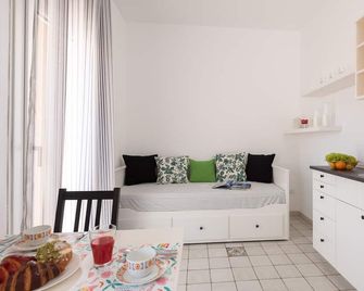 Altrè Guesthouse - Olbia - Living room