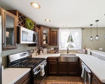 3 bedroom main level home in Garden City! - Garden City - Køkken