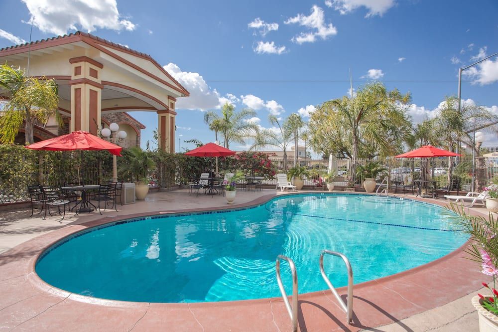 Best Inn & Suites - Buena Park - Svømmebasseng