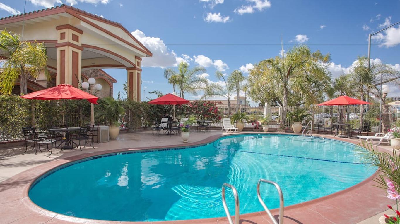 Best Inn & Suites