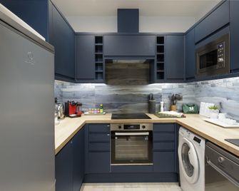 Seabird Apartments - Portsmouth - Kitchen