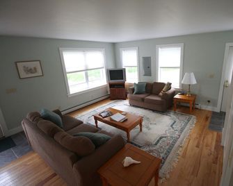 Beautiful cottage in the village of Southwest Harbor - Southwest Harbor - Huiskamer