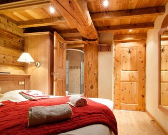 Luxury chalet rental Tignes les Brévières Val d'Isère ski in/out wifi fireplace - Tignes - Chambre