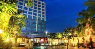 Grand Suka Hotel - Pekanbaru - Bâtiment