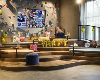 Moxy Dresden Neustadt - Dresden - Lounge