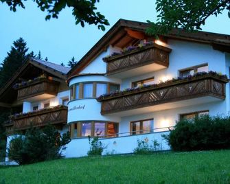 Bed & Breakfast Untermüllerhof - Maranza - Gebäude