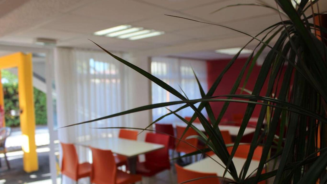 Premiere Classe Orange