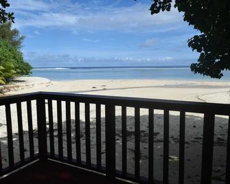 Muriavai Bungalows - Ngatangiia - Balcony