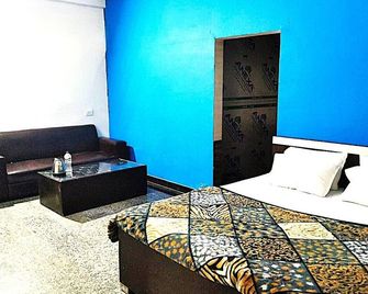 Hotel O Flagship Hotel Radhe Inn - Kanpur - Bedroom