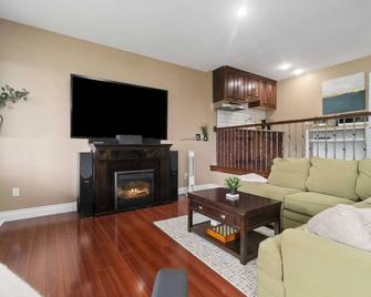 Bellbrook Lounge & Stay - Dartmouth - Living room