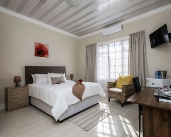 Walmer Villiers Self Catering - Port Elizabeth - Schlafzimmer