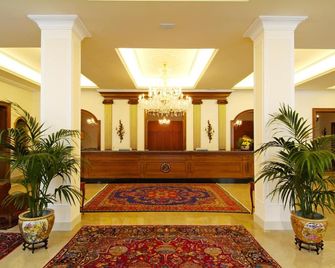 Hotel La Residence & Idrokinesis - אבאנו טרמה - דלפק קבלה