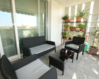 Ai Santi B&B - דוסובונו - מרפסת