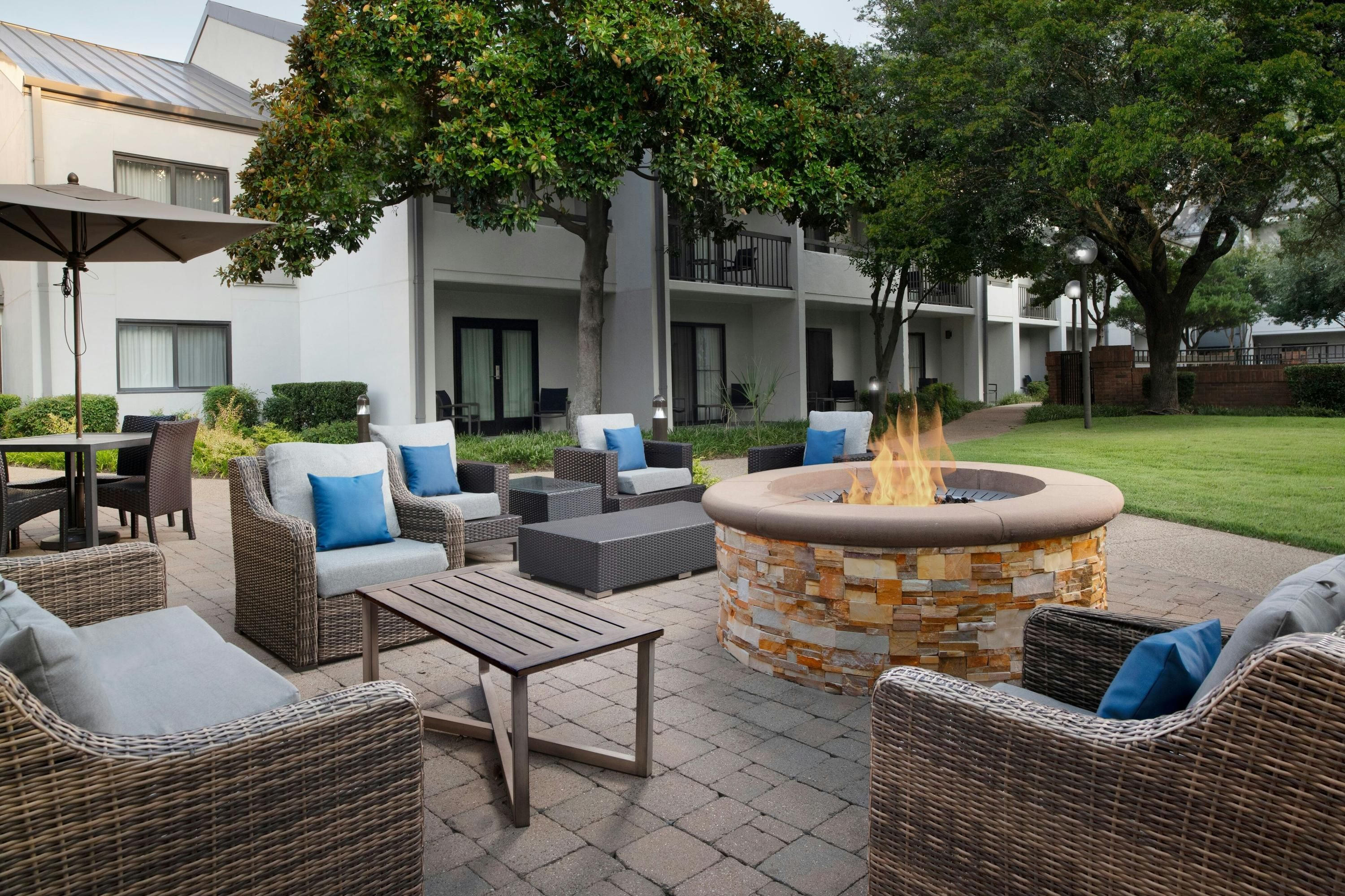 Courtyard by Marriott Dallas Las Colinas - Irving - Patio