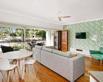 Mantra On The Inlet - Port Douglas - Living room