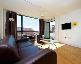 Staycity Aparthotels Duke Street - Liverpool - Living room