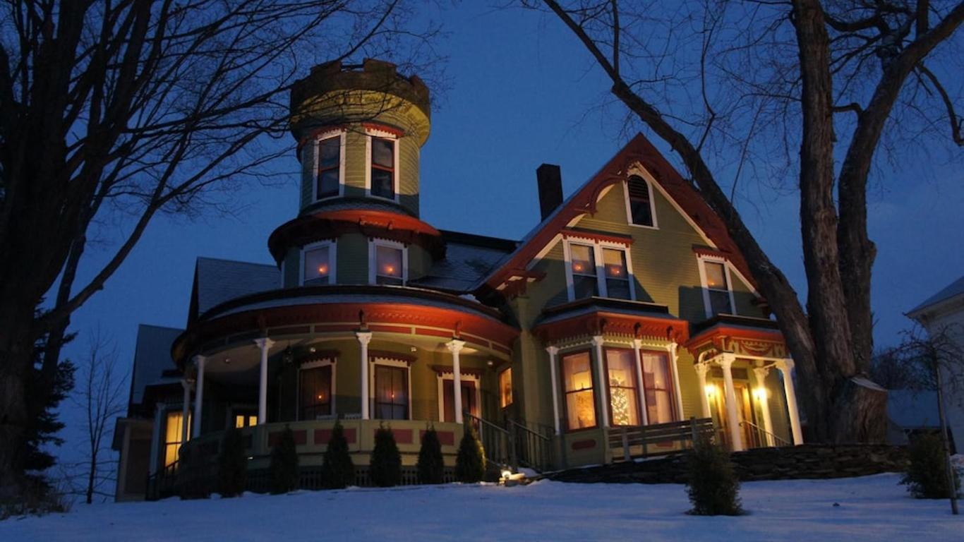 Maplecroft Bed And Breakfast