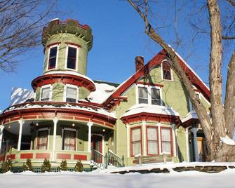 Maplecroft Bed And Breakfast - Barre - Bâtiment