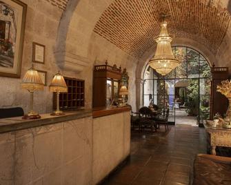 La Hostería Boutique Hotel - Arequipa - Front desk