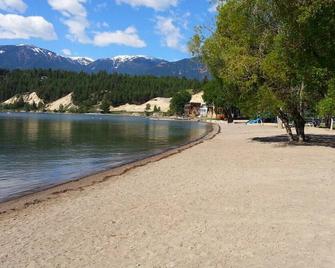 Monthly Rentals Available! Pets Welcome! - Invermere - Strand