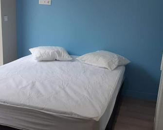 Guibert 15 F3 Ma Terrasse - Elbeuf - Chambre