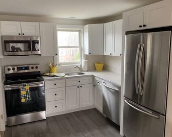 New Renovated Ogunquit Escape!! - Ogunquit - Kitchen