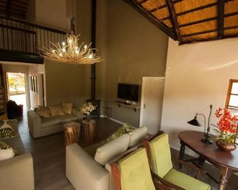 20 Mount Champagne - Dragon Peaks - Living room