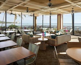 Beachfront Dream, Pool, Spa, Near International Marketplace, Diamond Head - Honolulu - Restaurant