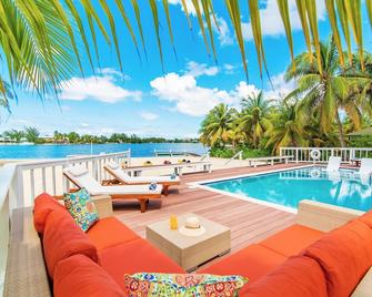 SKai Fall by Grand Cayman Villas - North Side - Piscina