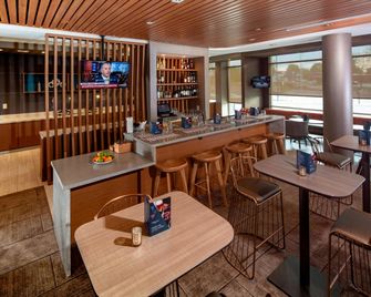 SpringHill Suites by Marriott Newark Downtown - Newark - Bar