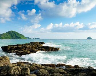 Blue Monkey Retreat Areguling Lombok - Kuta