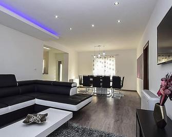 Vacation home Julija by Interhome - Raslina - Wohnzimmer