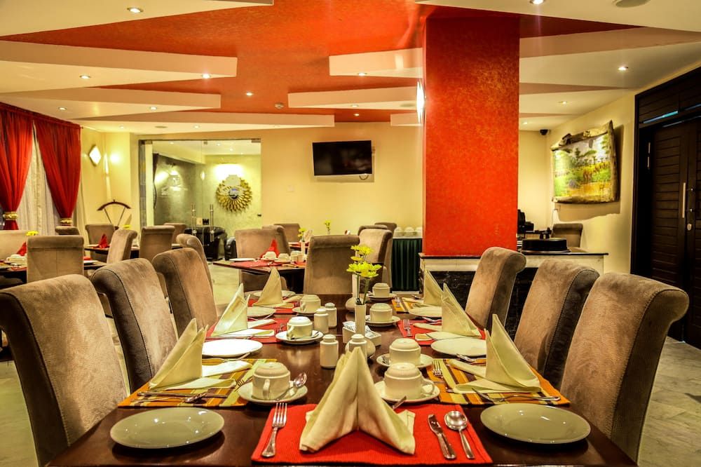 The Monarch Hotel - נאירובי - מסעדה