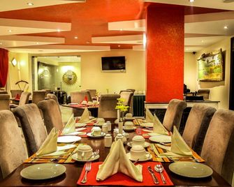 The Monarch Hotel - נאירובי - מסעדה