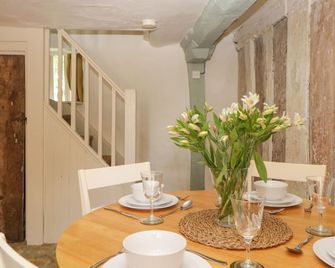 더 하이드어웨이 앳 버로우 힐 - 오터리 세인트 메리 - 다이닝룸