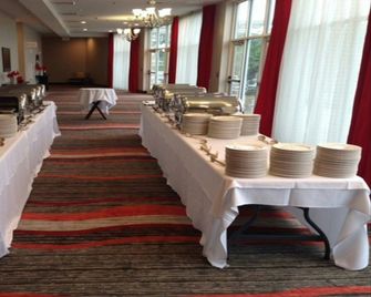 Holiday Inn & Suites Lafayette North By IHG - Lafayette - Resepsiyon