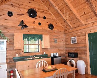 Butterfly Nook | Pondside Cabin Near Laurel River Lake & Cumberland Falls - Corbin - Spisestue
