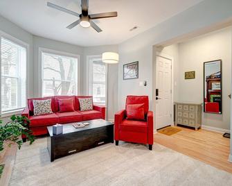 Updated Chicago Firefighter 3 bed Retreat-Sleeps 7 by AllSet Turnover - Chicago - Living room
