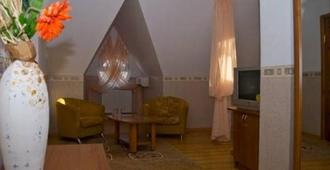 Villa Tatiana Verhneozernaya - كالينينغراد - غرفة معيشة