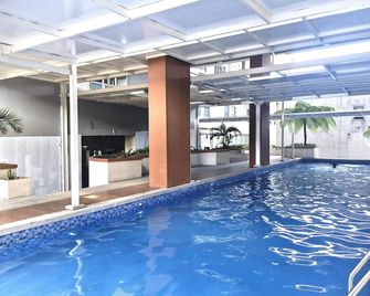 하이 리빈 아파트먼트 아시아 아프리카 - 반둥 - 수영장